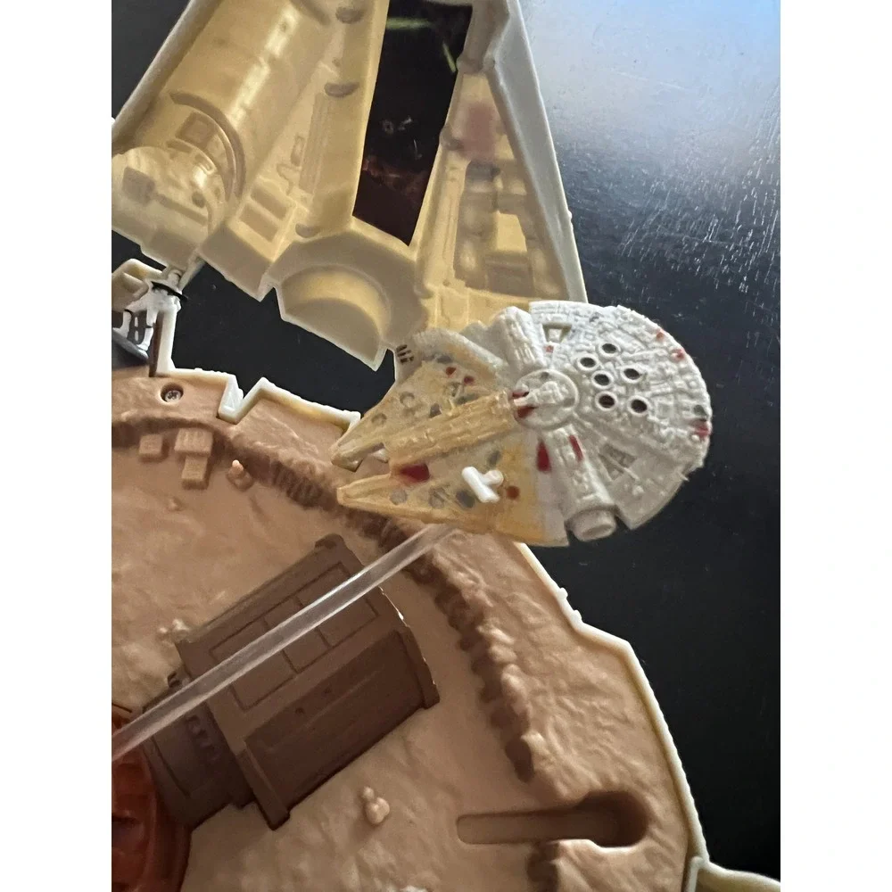 Tonka‎ Star Wars 2015 Micro Machines Millennium Falcon Playset Tan Good Jakku